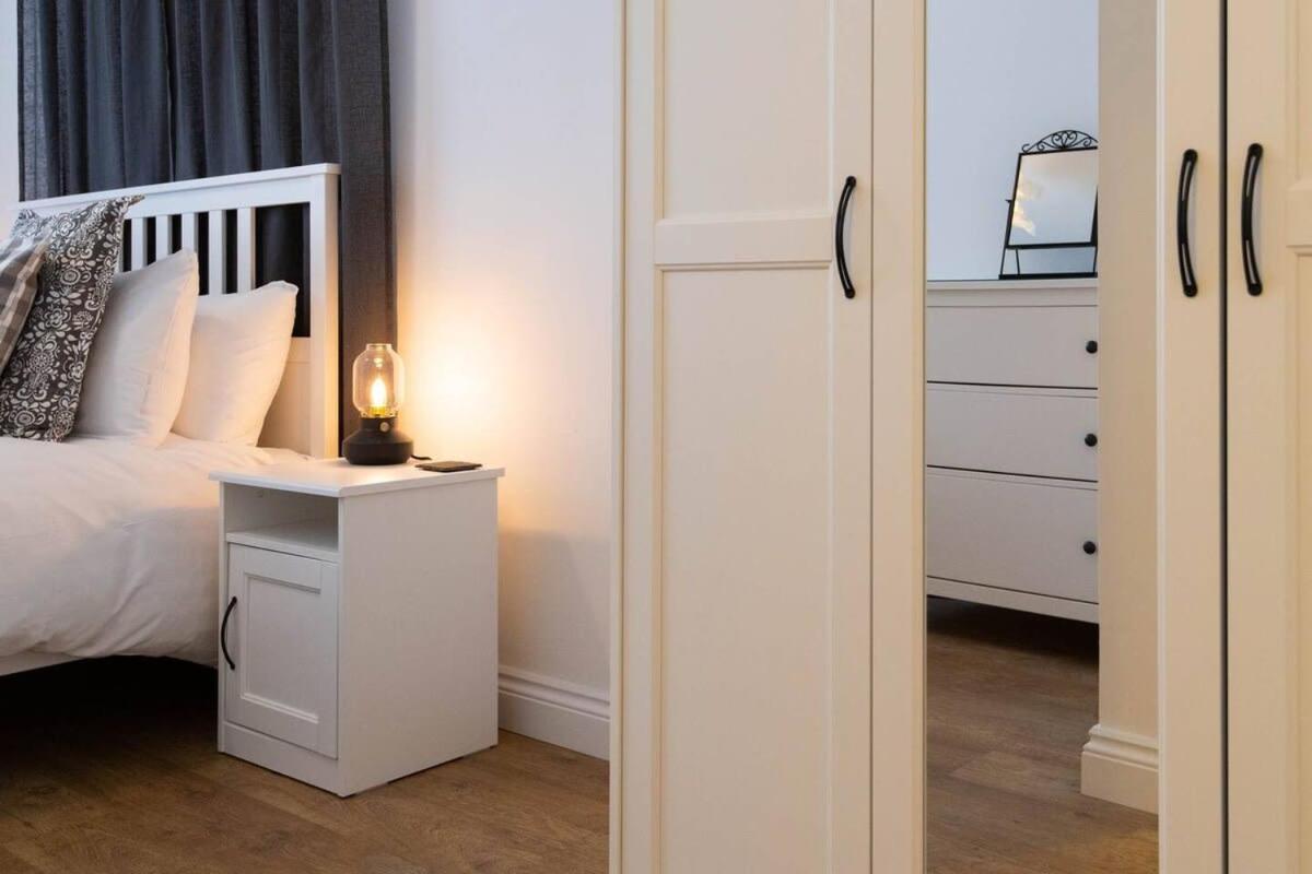 Stylish Apartment Close To The Sea Brighton Bagian luar foto