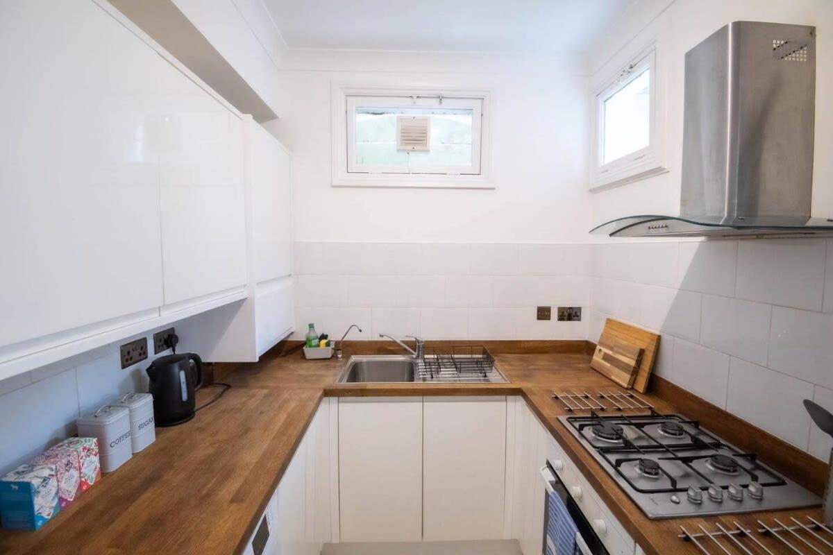 Stylish Apartment Close To The Sea Brighton Bagian luar foto